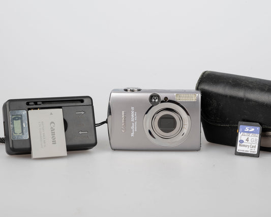 Appareil photo numérique PowerShot SD800 IS Digital ELPH avec carte SD 4 Go + batterie + chargeur + étui