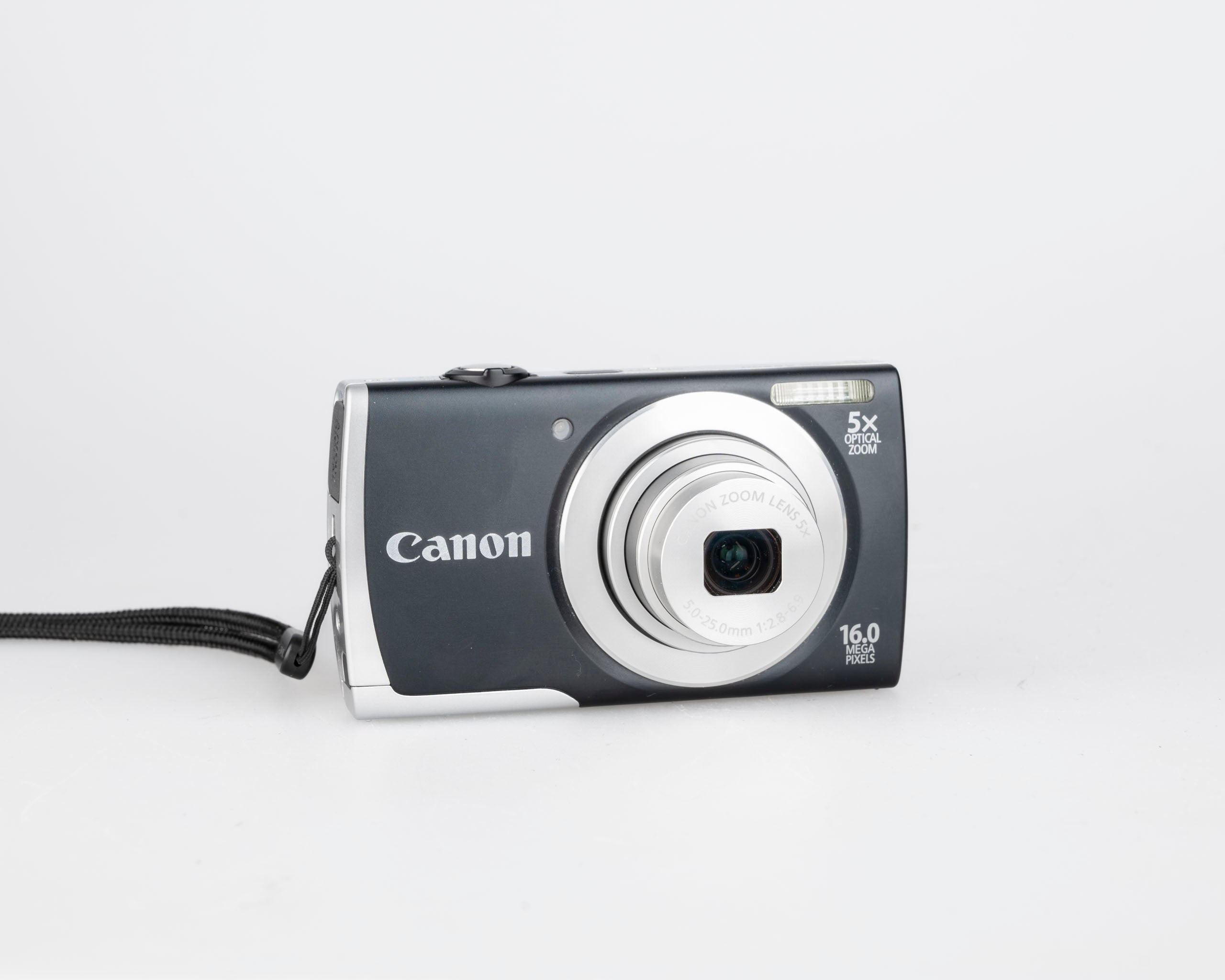 Canon Powershot A2600 digicam w/ 16MP CCD sensor w/ 8GB SD card +