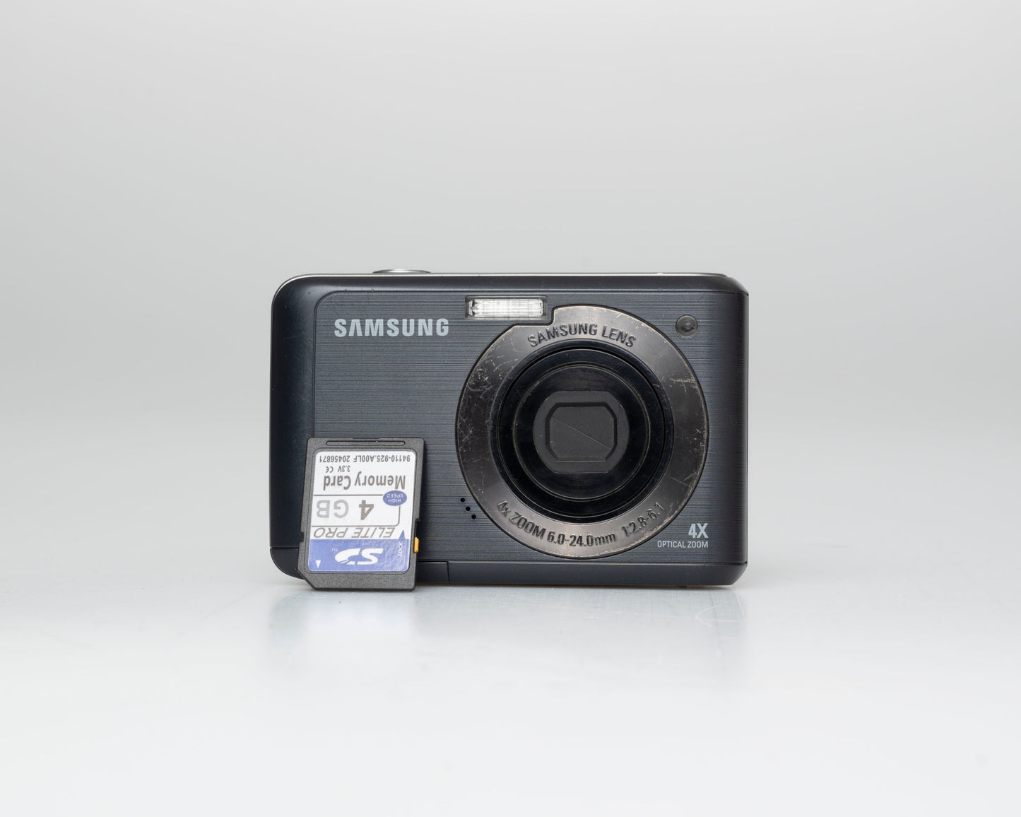 Samsung ES20 10.2 MP CCD sensor digicam w/ 4GB SD card (serial CJ66C30SC02913V)