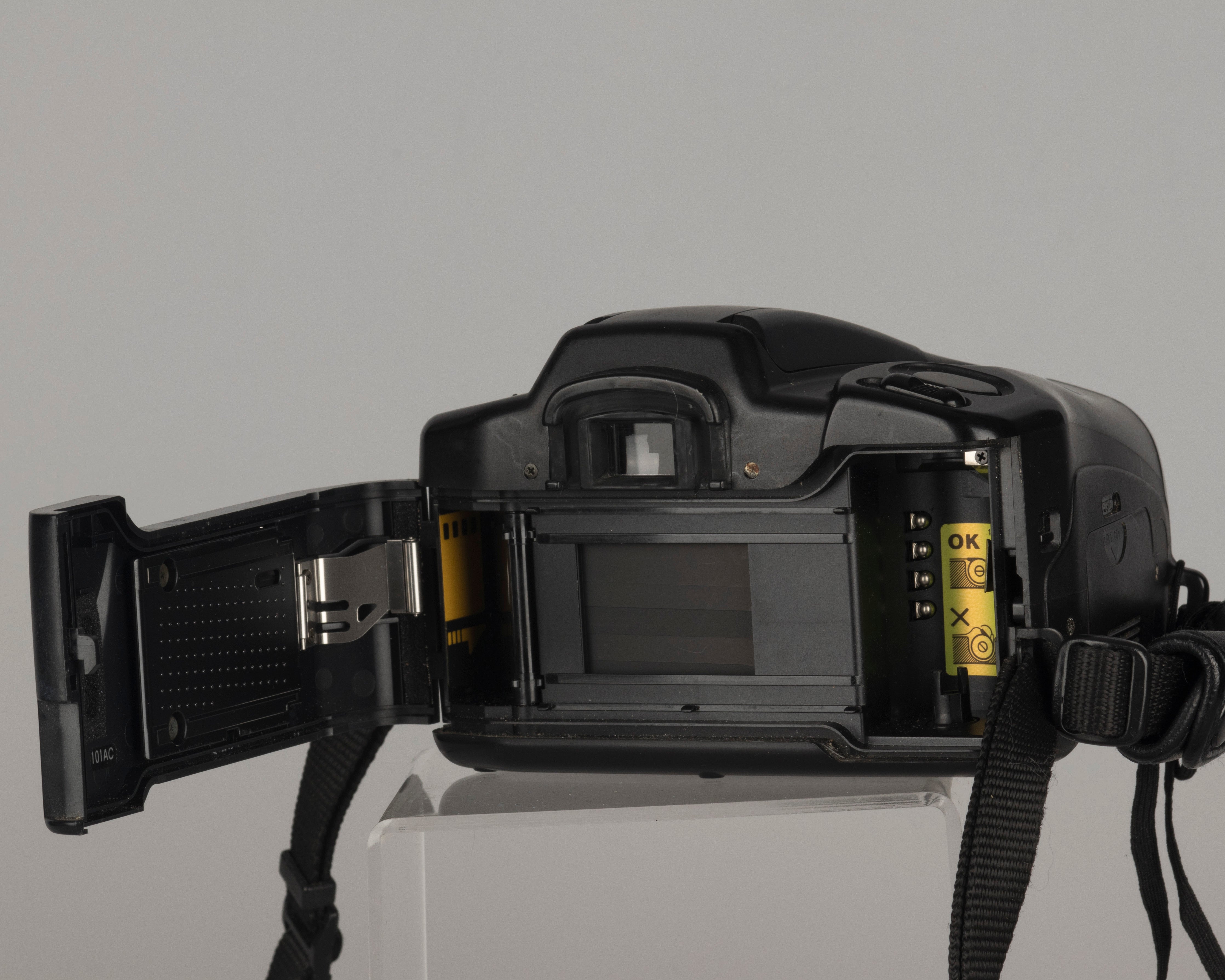 Chinon Genesis III 'bridge' 35mm film SLR with 38-110mm lens