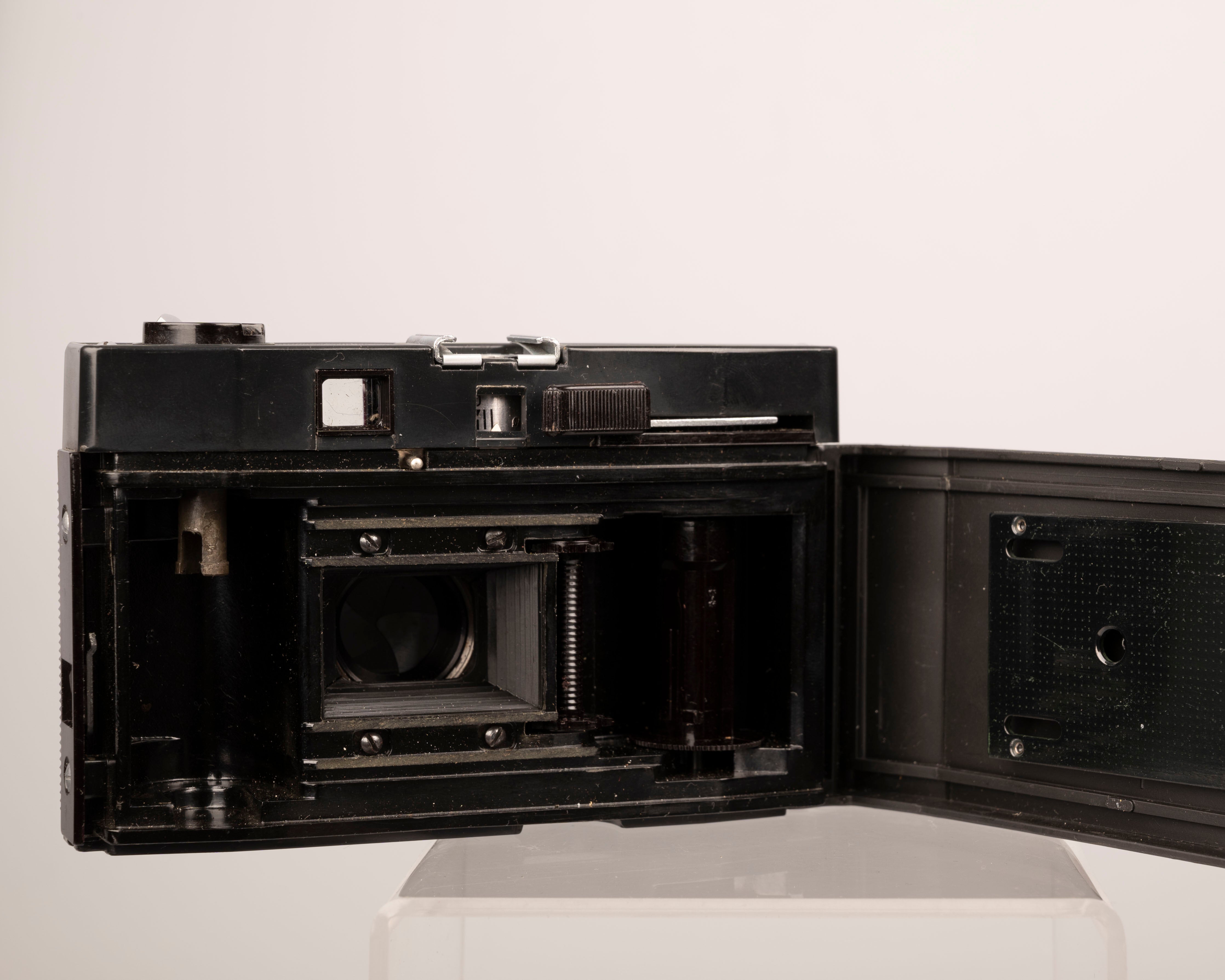 Lomo Smena Symbol 35mm camera w/ case – New Wave Pool