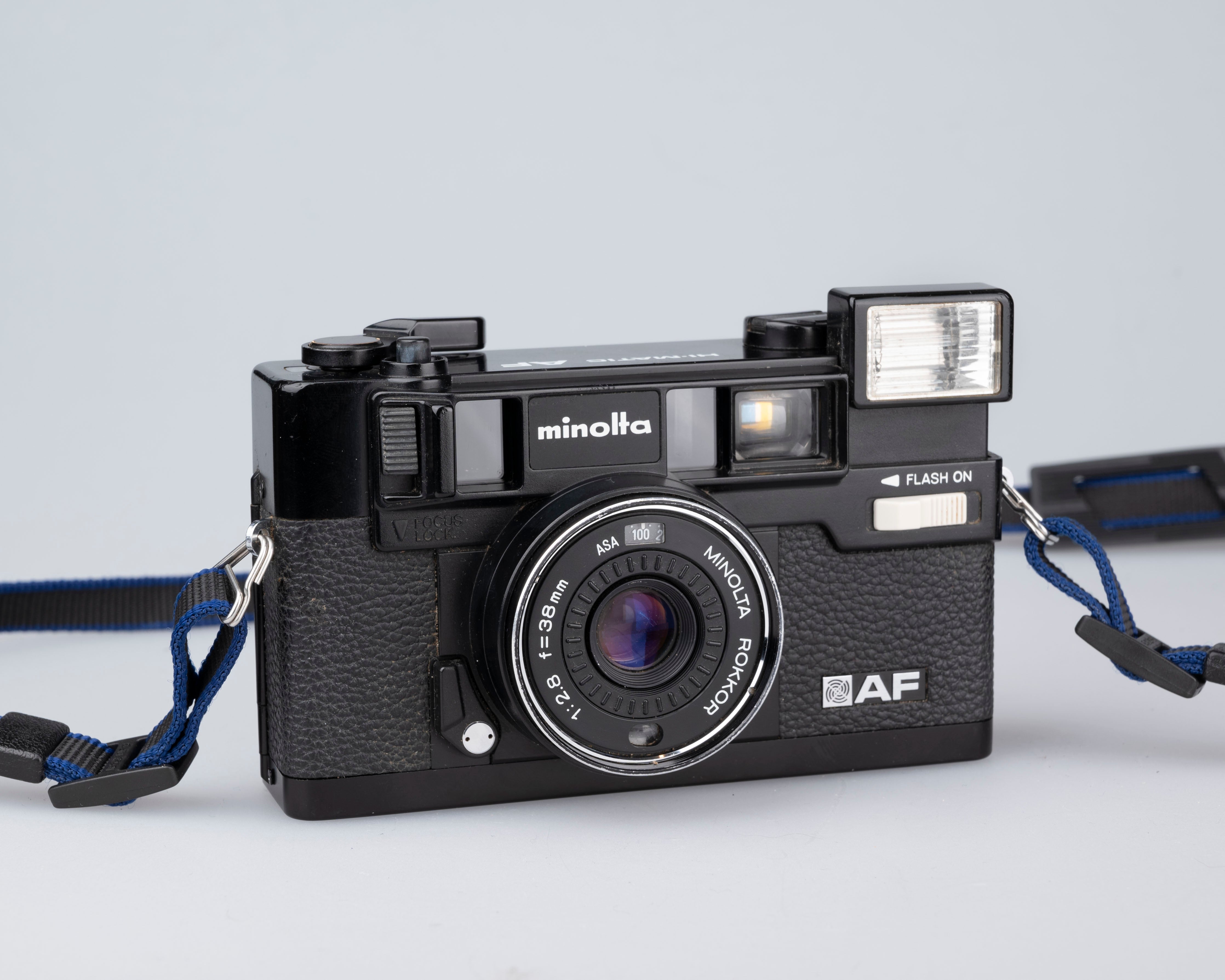 Minolta Hi-Matic AF 35mm camera (serial 575193) – New Wave Pool