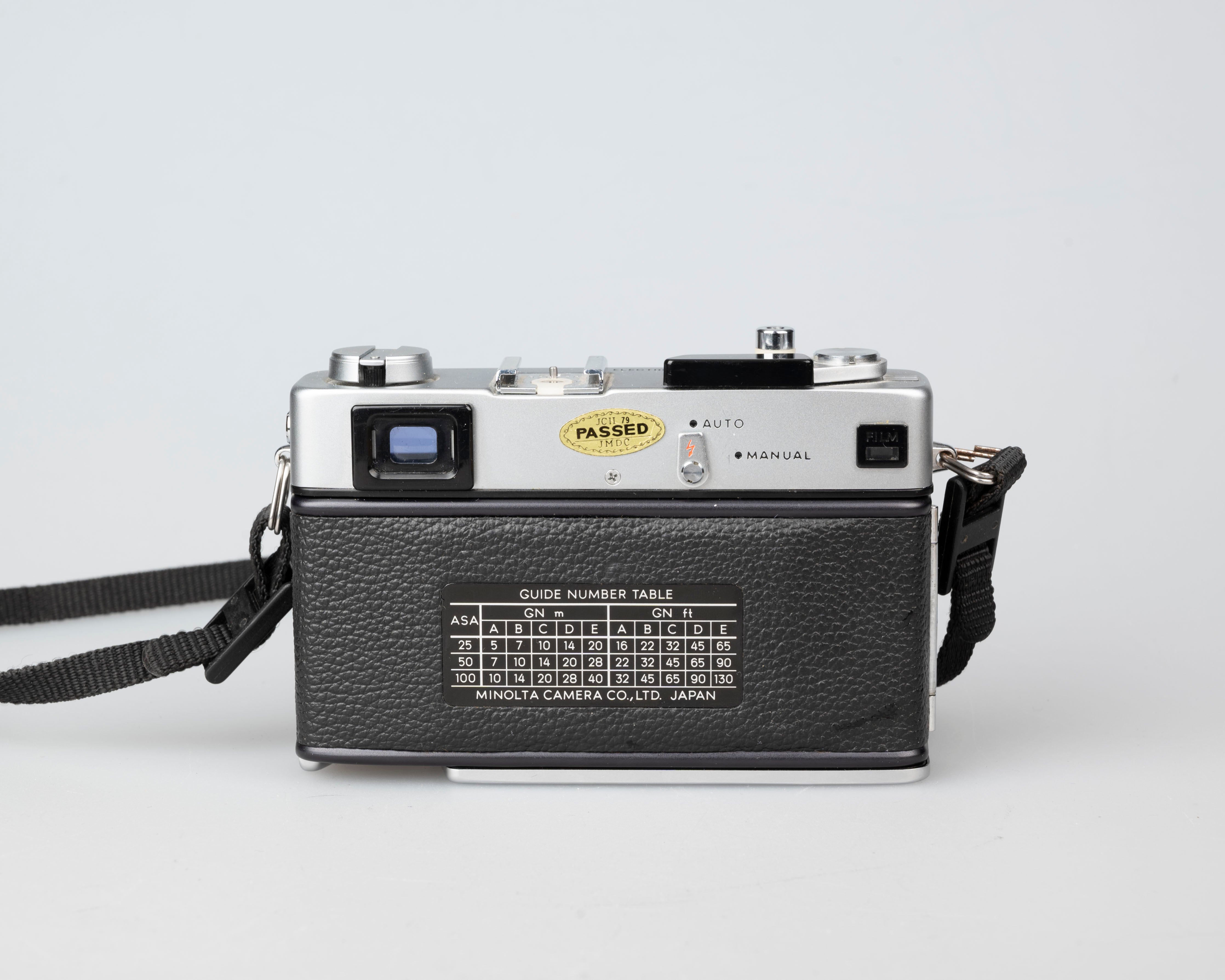 Minolta Hi-Matic E compact 35mm rangefinder camera feat. 40mm F1.7 Rok –  New Wave Pool