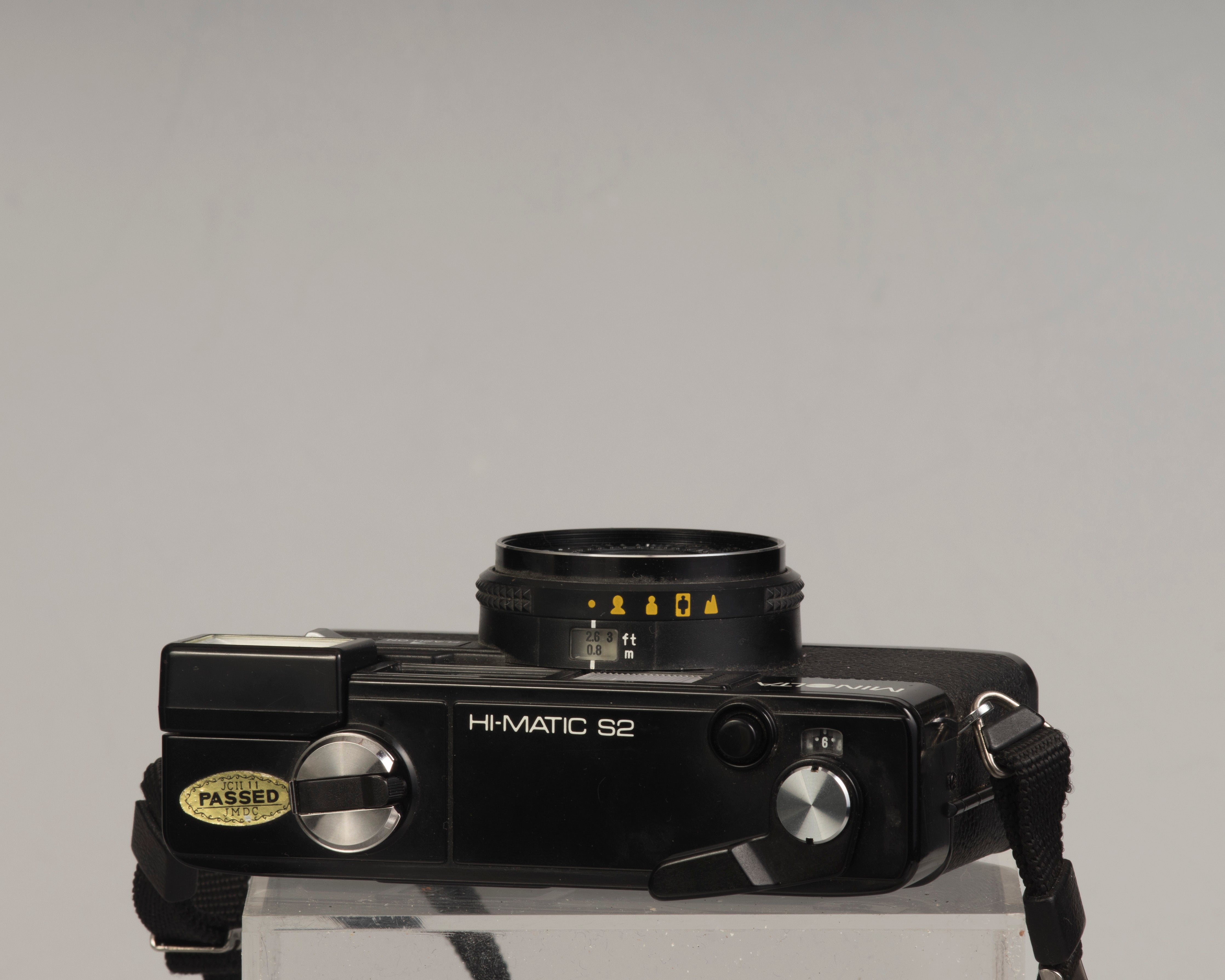 Minolta Hi-Matic S2 35mm camera w/ original case; flash not functional,  otherwise works great