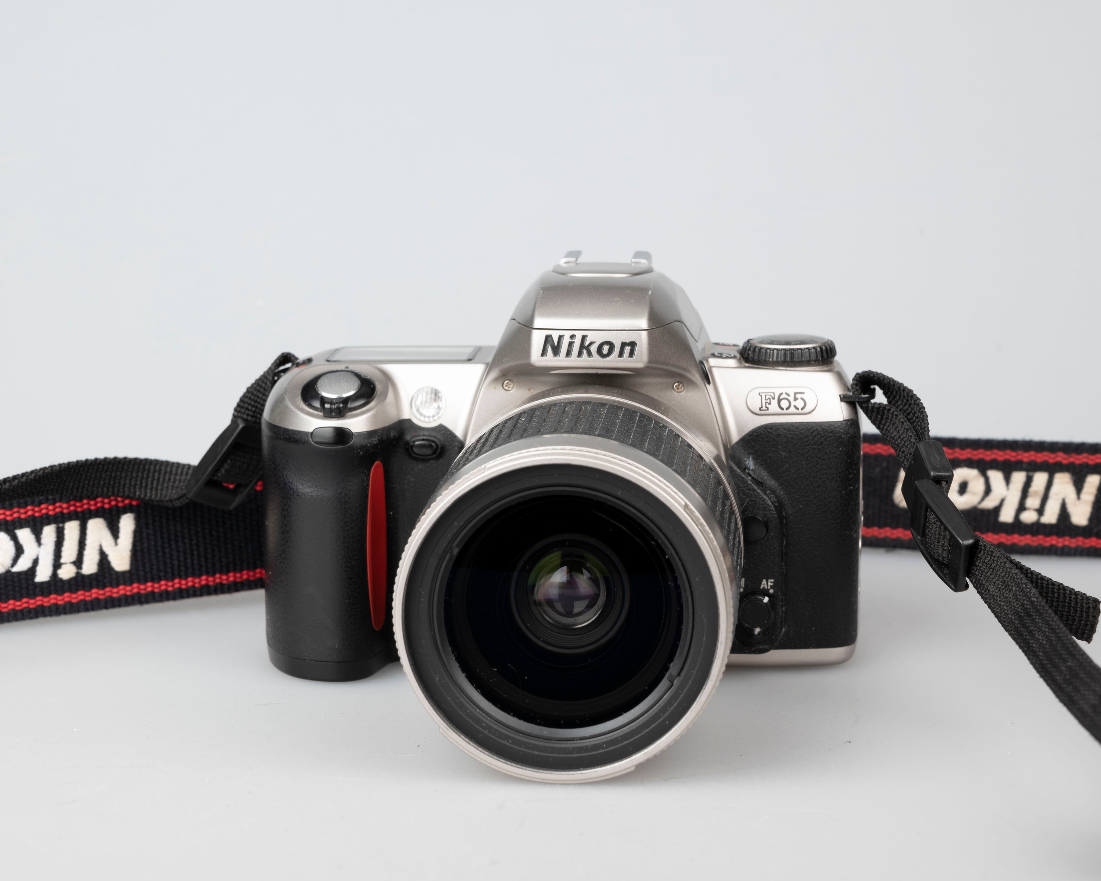 Nikon F65 (aka N65) 35mm film SLR w/ AF Nikkor 28-100mm lens