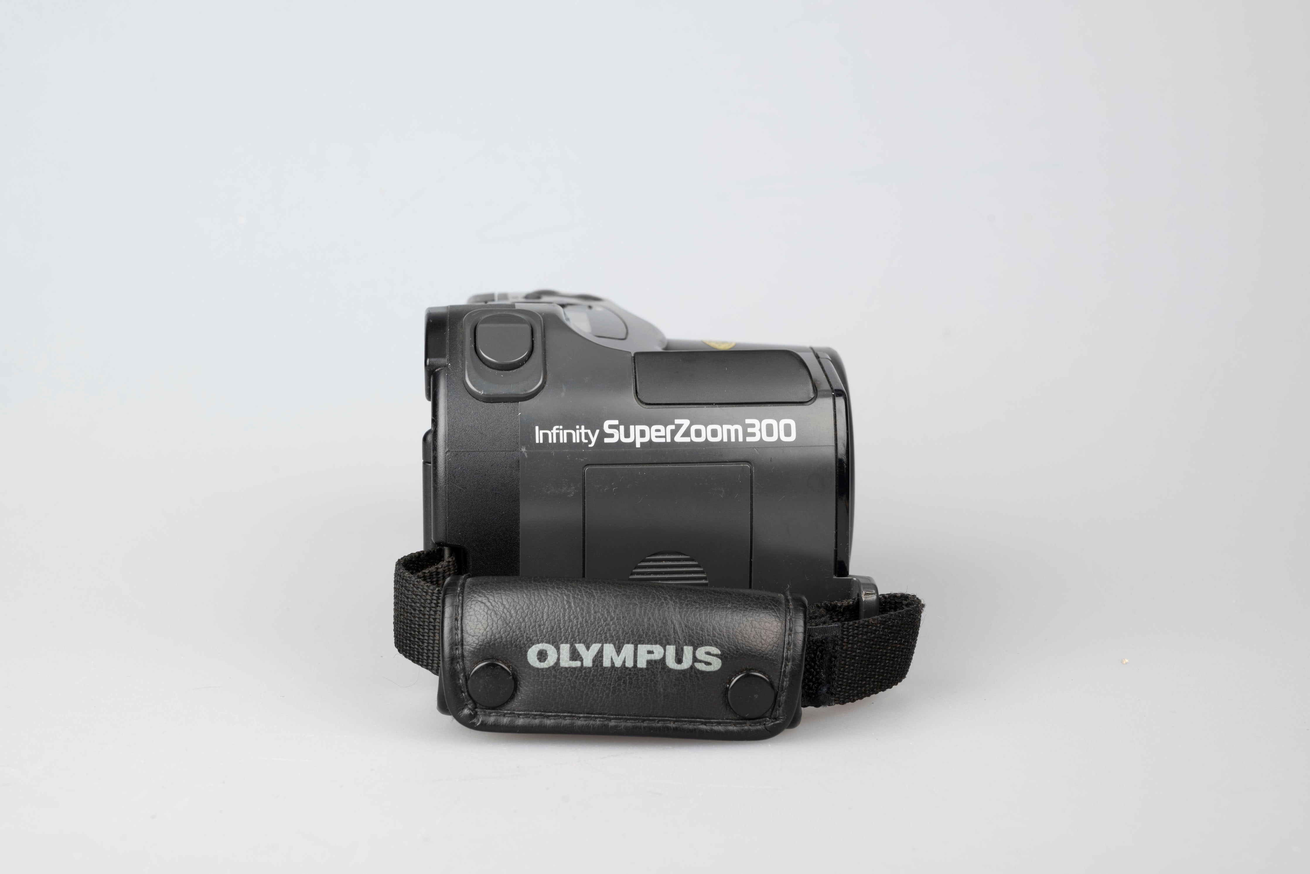 Olympus Infinity SuperZoom 300 35mm film camera (serial 1101845) – New Wave  Pool